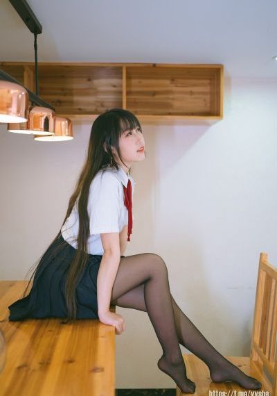 女同桌自慰还嗯嗯地叫喷水了_1080P免费观看视频