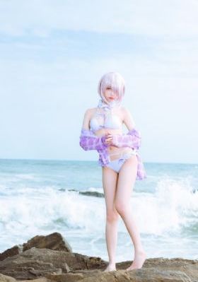 日韩美女肥臀嫩的逼_国产在线视频